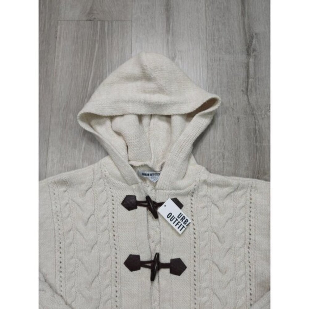 New Urban Outfitters Cropped Cardigan Toggle Cable Knit Womens Medium‎ - Picture 4 of 9